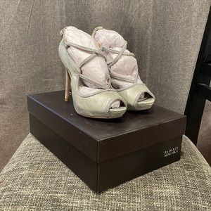 Badgley Mischka Laguna Platform Peep Toe Heel Pumps Silver Metallic Suede US 8.0